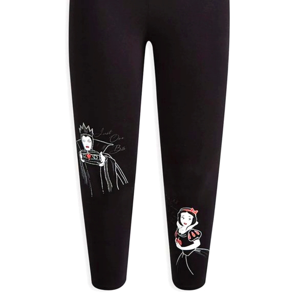 ❤️NWT VINTAGE TORRID SNOW WHITE EVIL QUEEN -  CROP LEGGING - DISNEY VILLAINS 4X - Picture 14 of 16